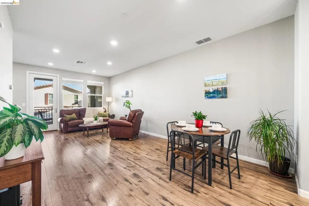 1280 Gusty Loop #4 Livermore CA 94550