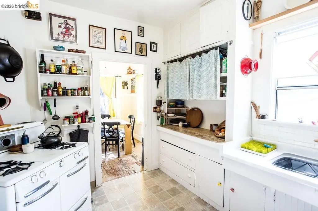 219 John Street Oakland CA 94611