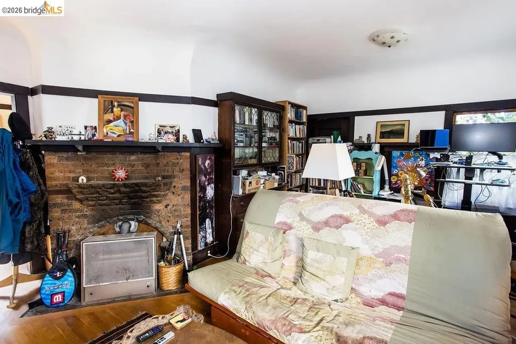 219 John Street Oakland CA 94611