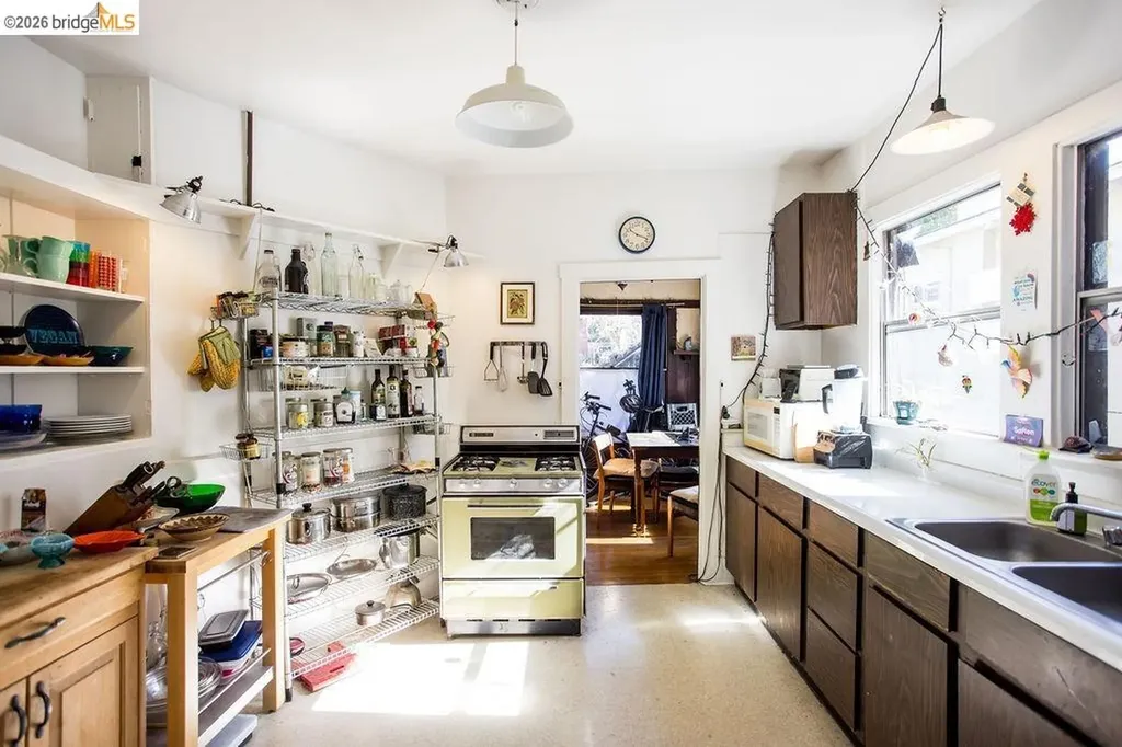 219 John Street Oakland CA 94611