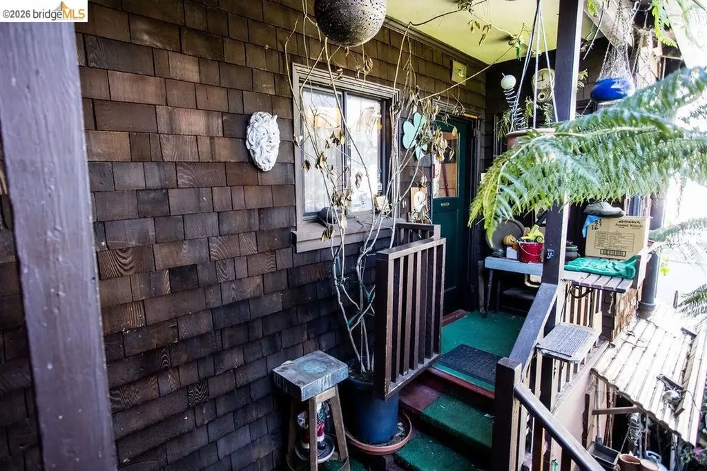 219 John Street Oakland CA 94611