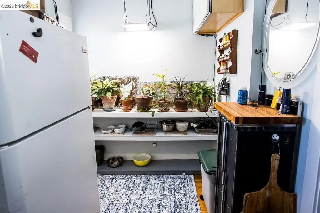 219 John Street Oakland CA 94611
