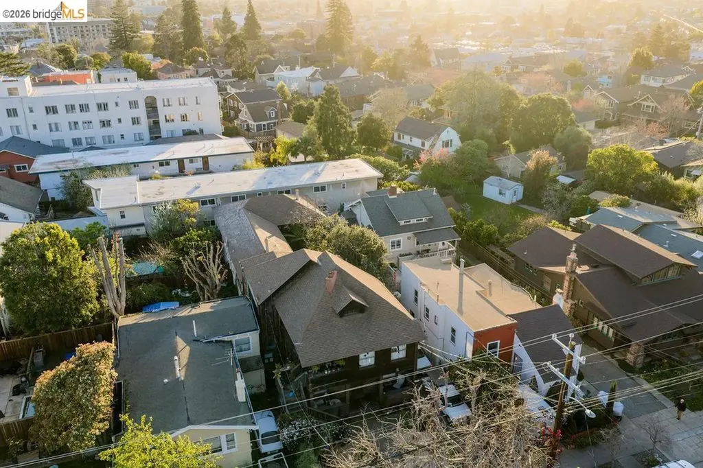 219 John Street Oakland CA 94611