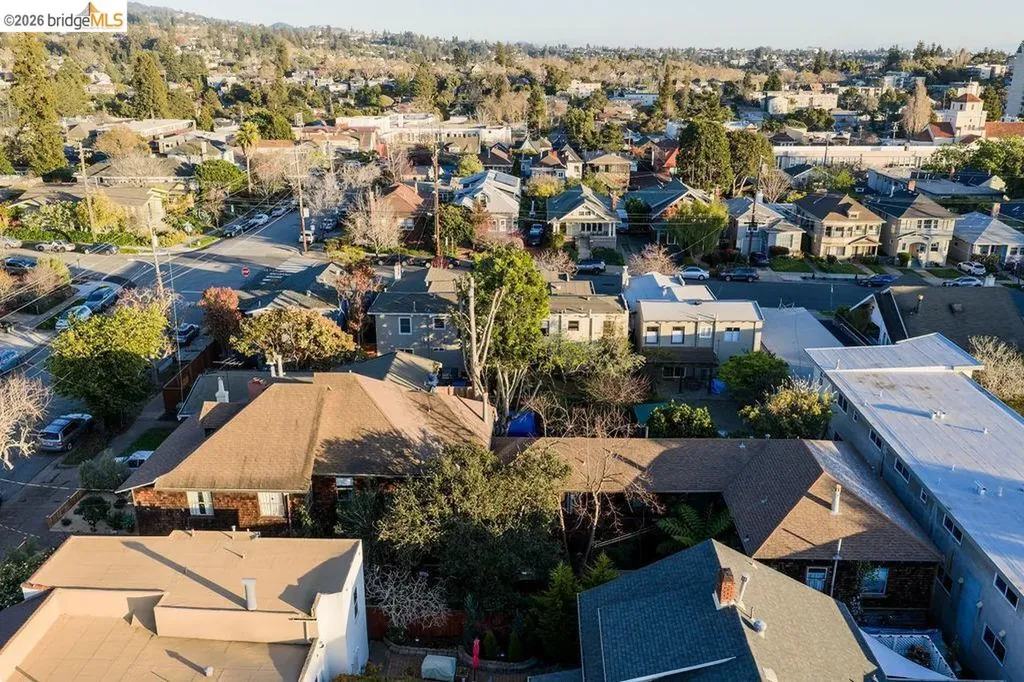219 John Street Oakland CA 94611