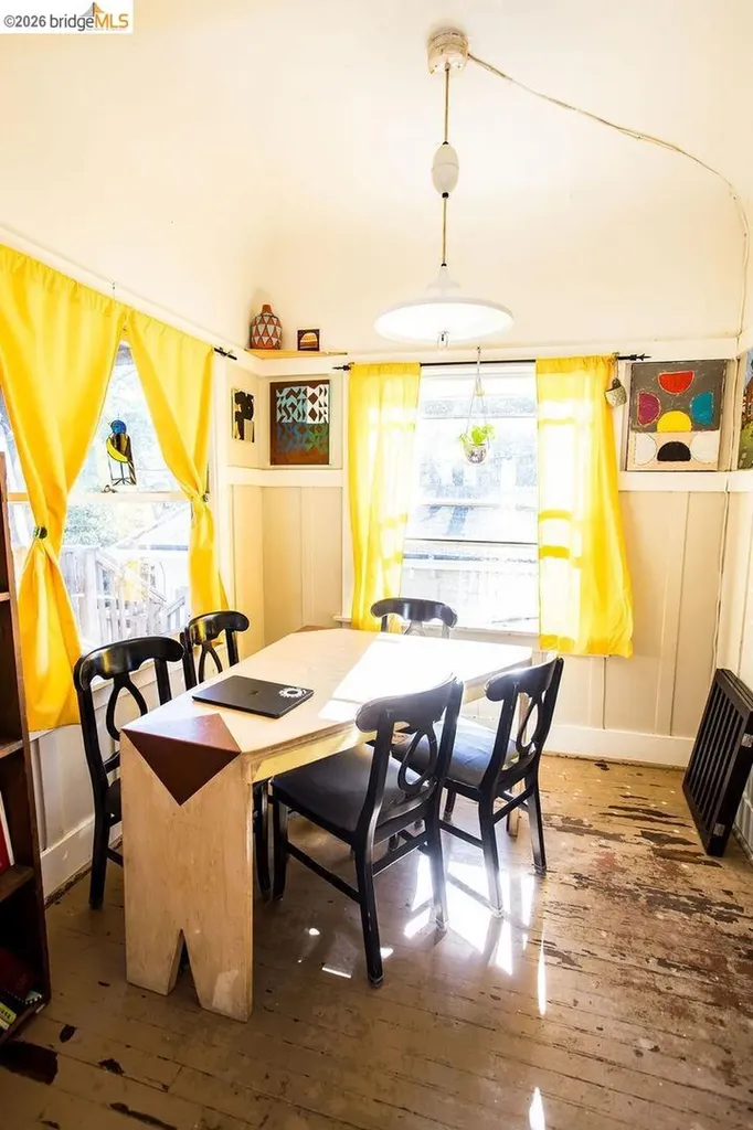 219 John Street Oakland CA 94611