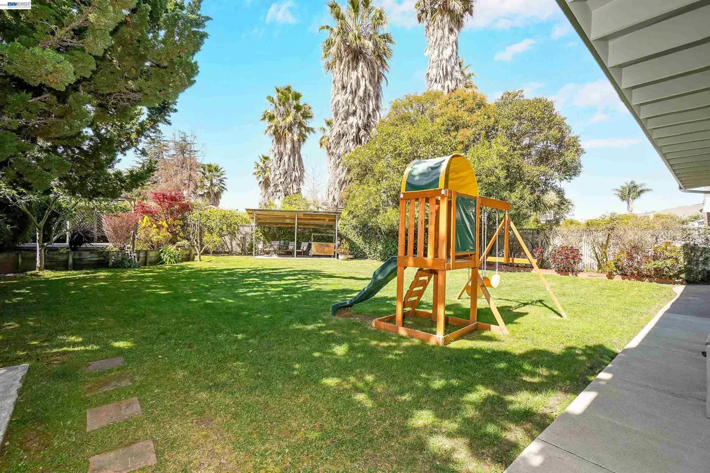 278 Saint Andrews Street Hayward CA 94544