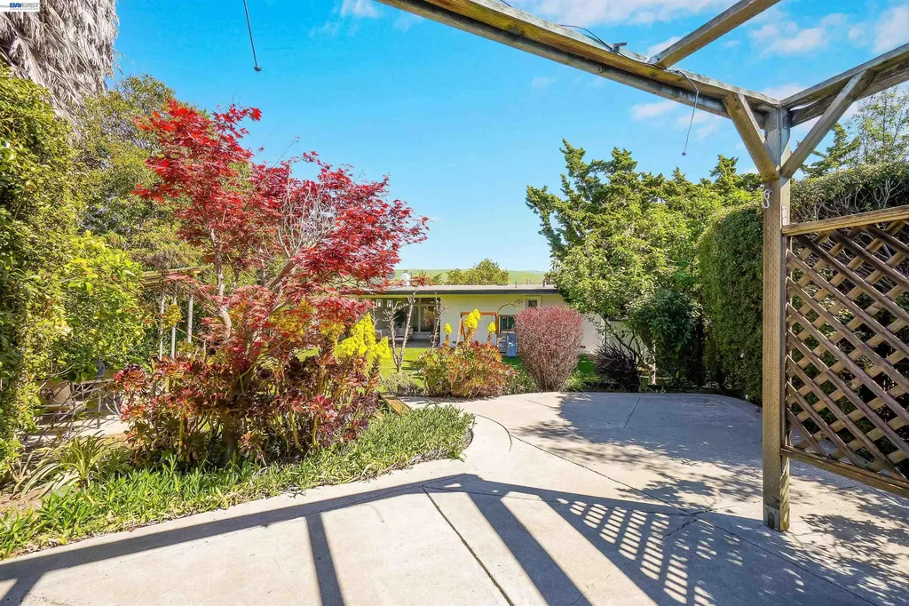 278 Saint Andrews Street Hayward CA 94544