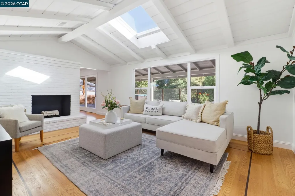 1124 Sanders Drive Moraga CA 94556
