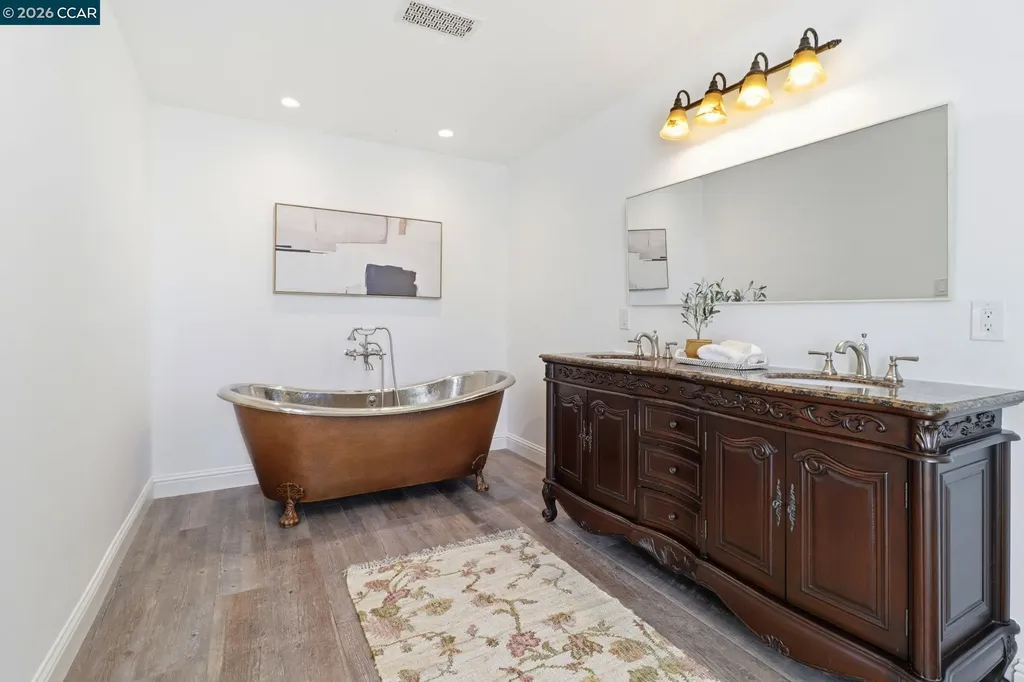 1124 Sanders Drive Moraga CA 94556