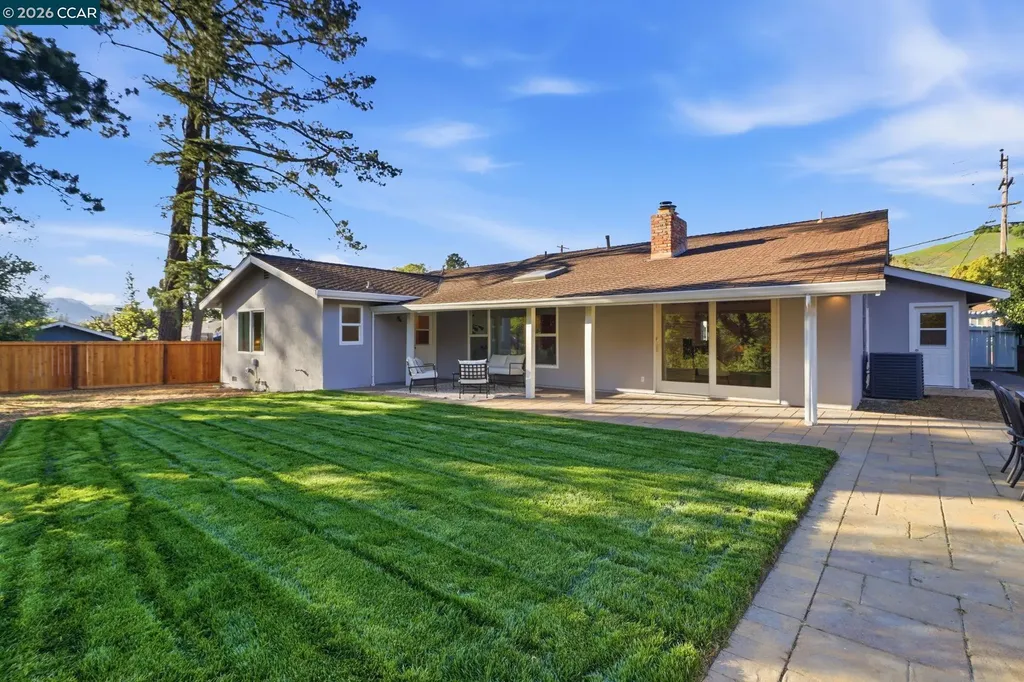 1124 Sanders Drive Moraga CA 94556
