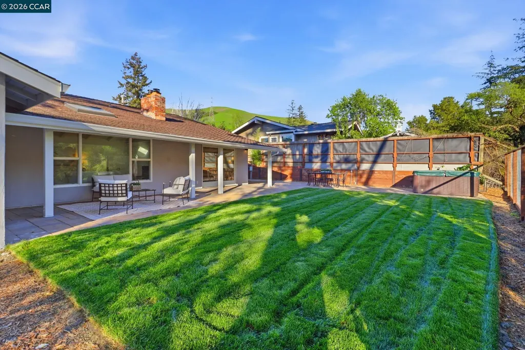 1124 Sanders Drive Moraga CA 94556