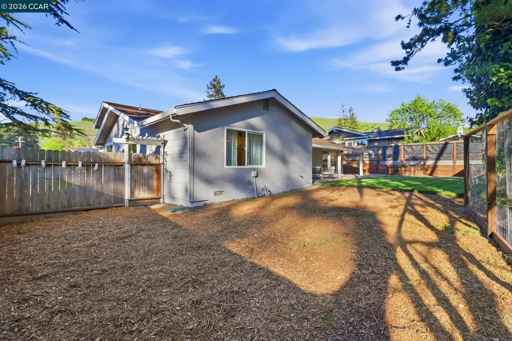 1124 Sanders Drive Moraga CA 94556