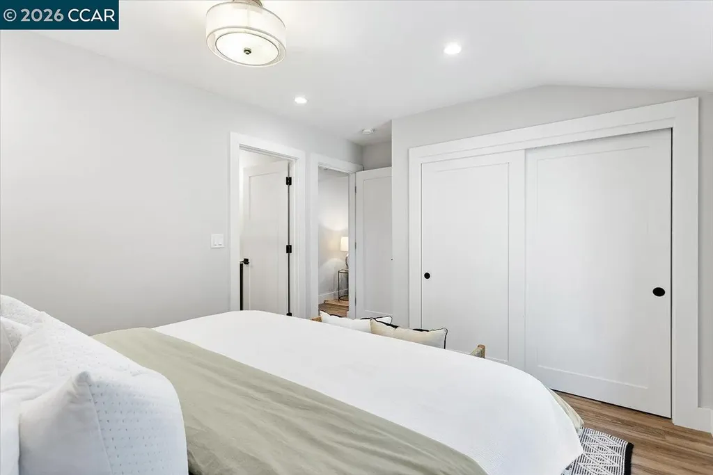 5924 Balboa Drive Oakland CA 94611