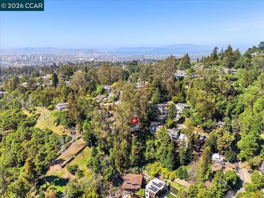 5924 Balboa Drive Oakland CA 94611