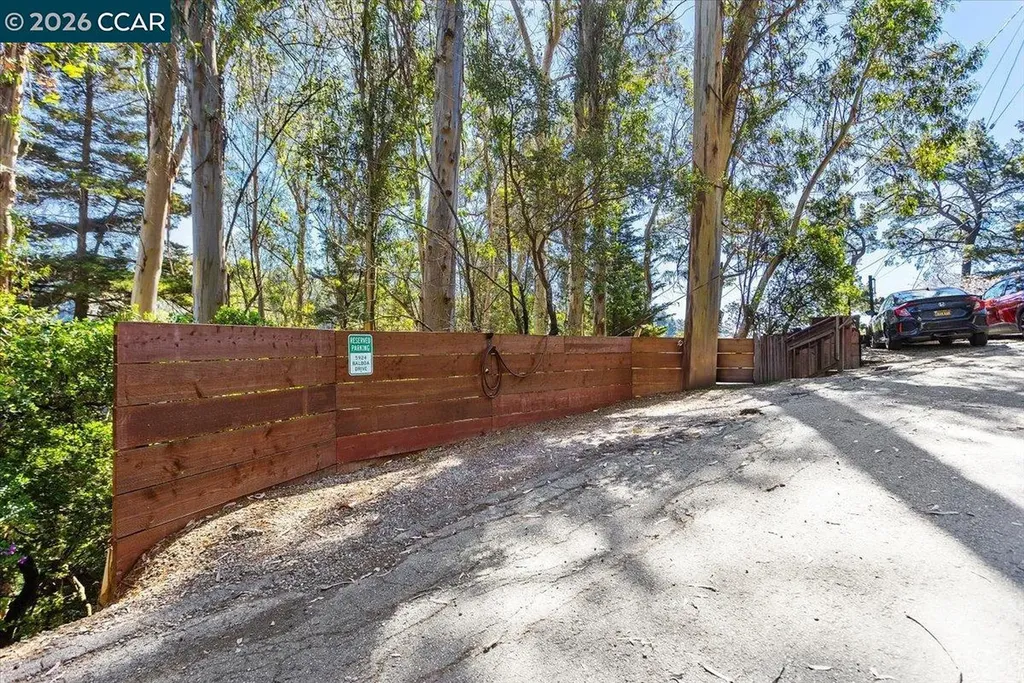 5924 Balboa Drive Oakland CA 94611