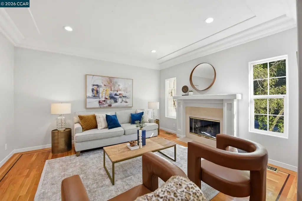 1 Bay Forest Place Oakland CA 94611