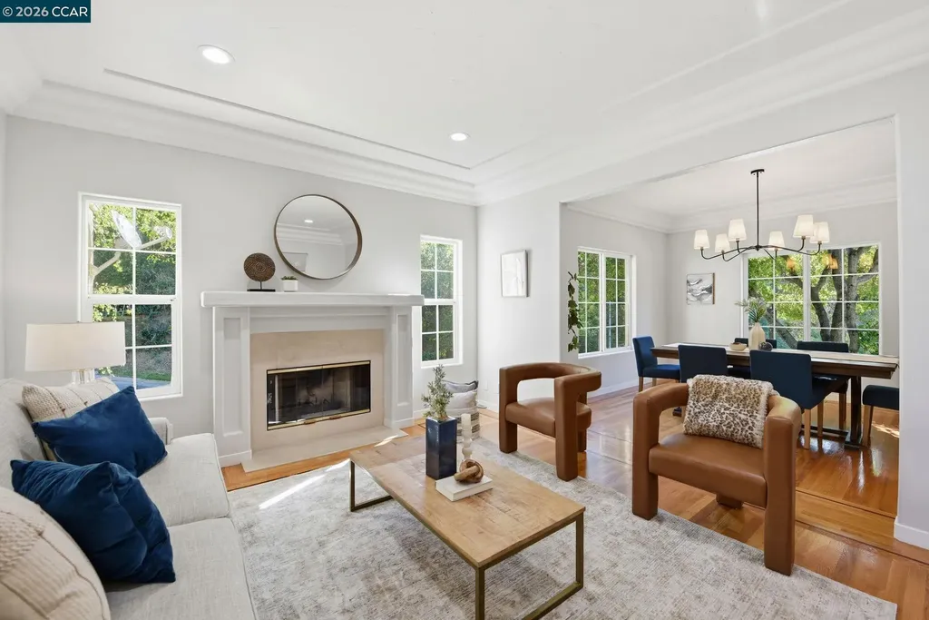 1 Bay Forest Place Oakland CA 94611