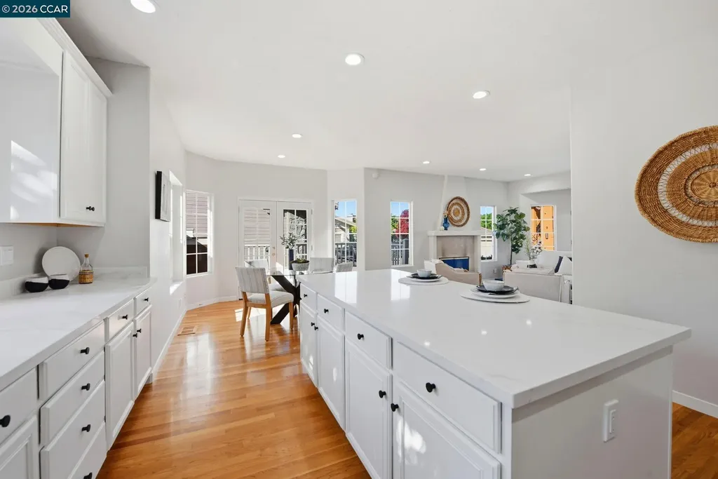 1 Bay Forest Place Oakland CA 94611
