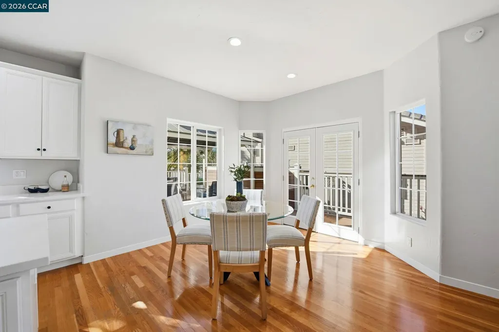 1 Bay Forest Place Oakland CA 94611