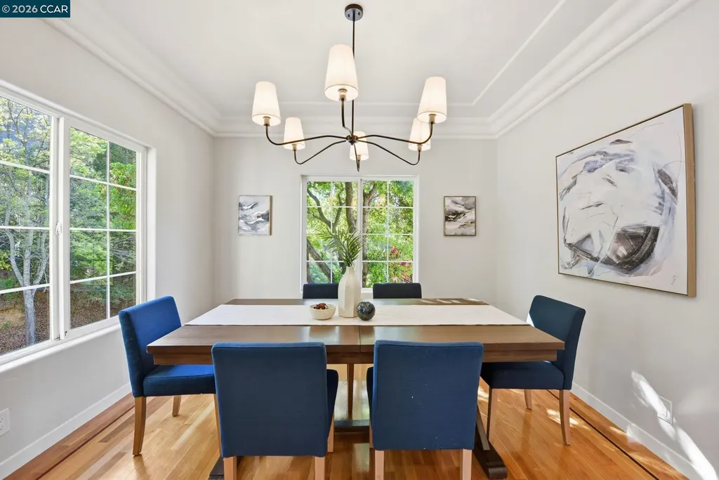 1 Bay Forest Place Oakland CA 94611