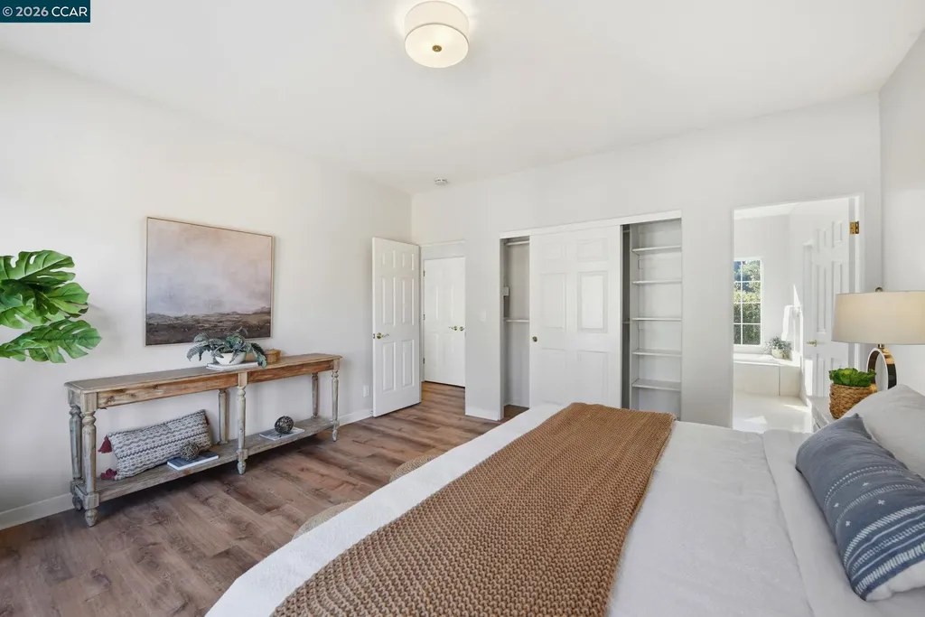 1 Bay Forest Place Oakland CA 94611
