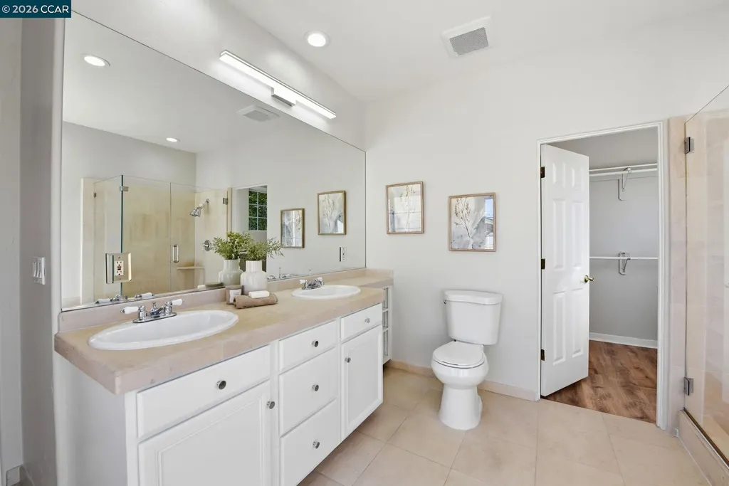 1 Bay Forest Place Oakland CA 94611