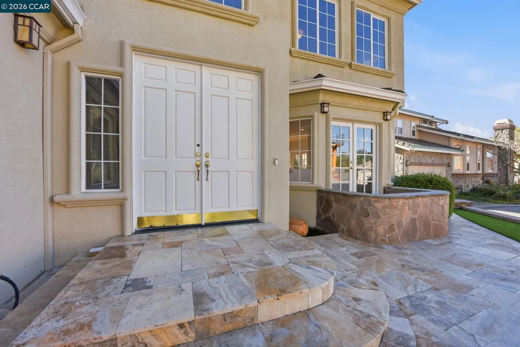 1 Bay Forest Place Oakland CA 94611
