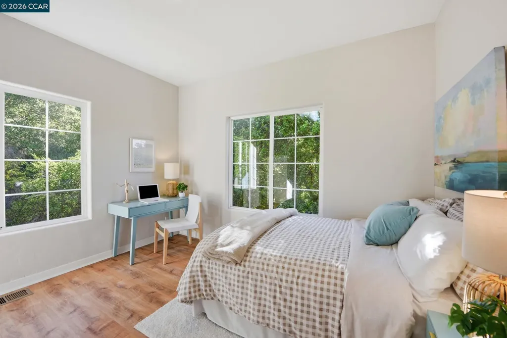1 Bay Forest Place Oakland CA 94611