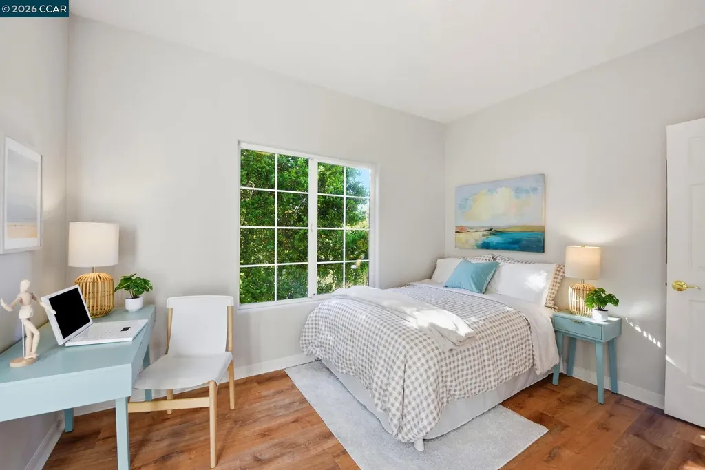 1 Bay Forest Place Oakland CA 94611