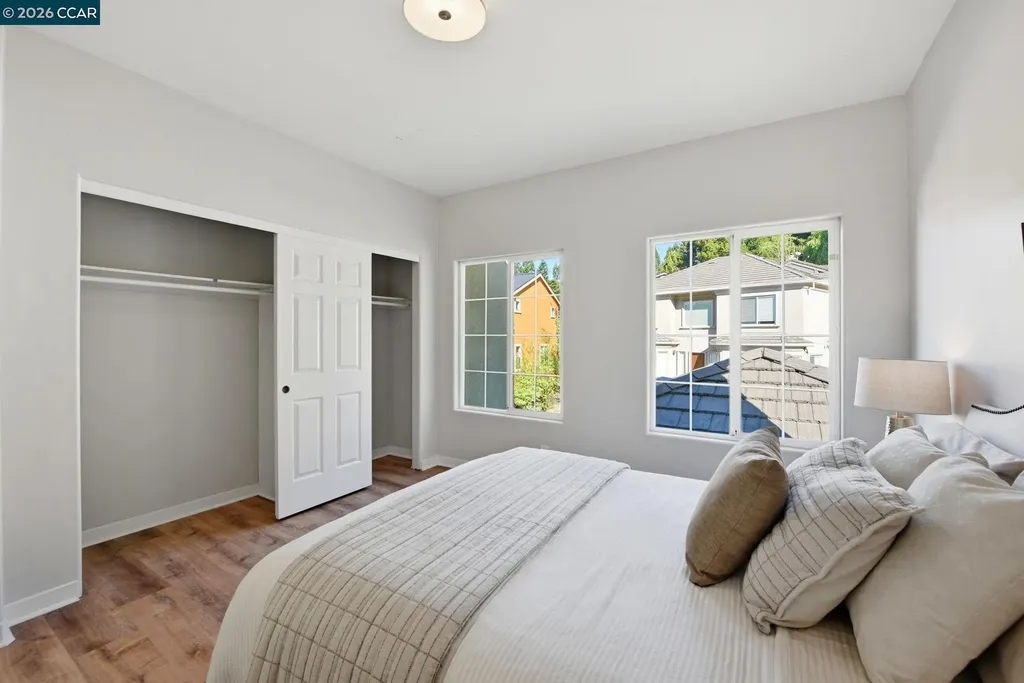 1 Bay Forest Place Oakland CA 94611