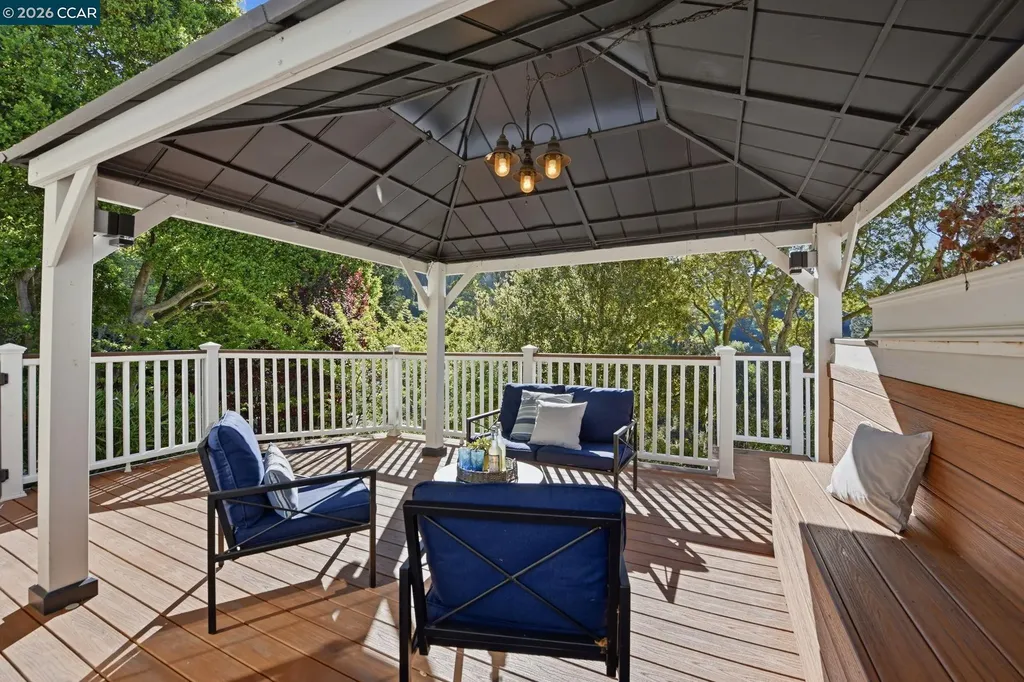 1 Bay Forest Place Oakland CA 94611