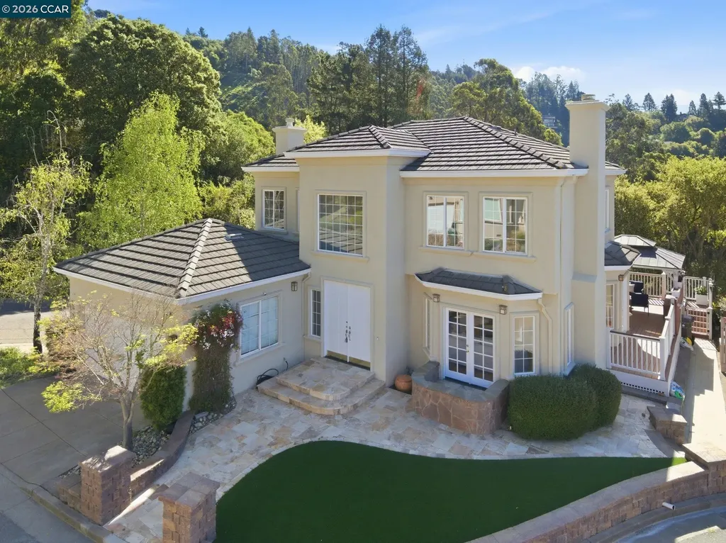 1 Bay Forest Place Oakland CA 94611