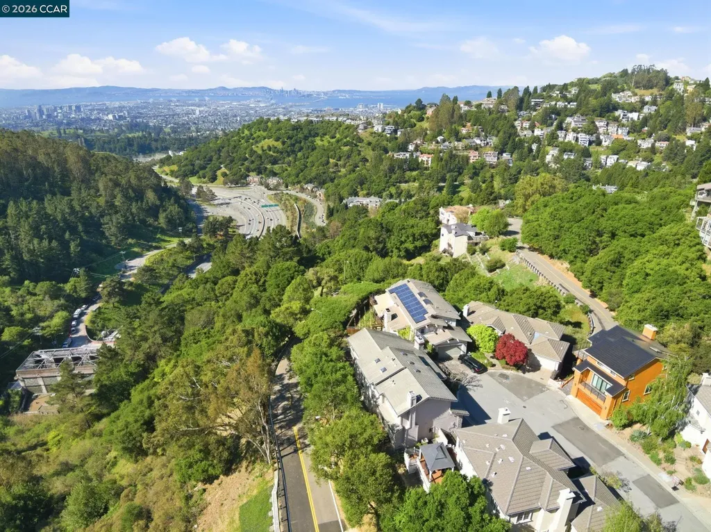 1 Bay Forest Place Oakland CA 94611