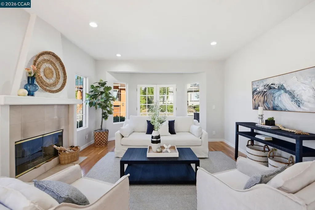 1 Bay Forest Place Oakland CA 94611