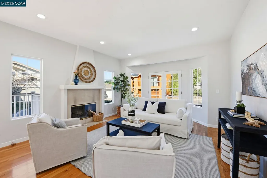 1 Bay Forest Place Oakland CA 94611
