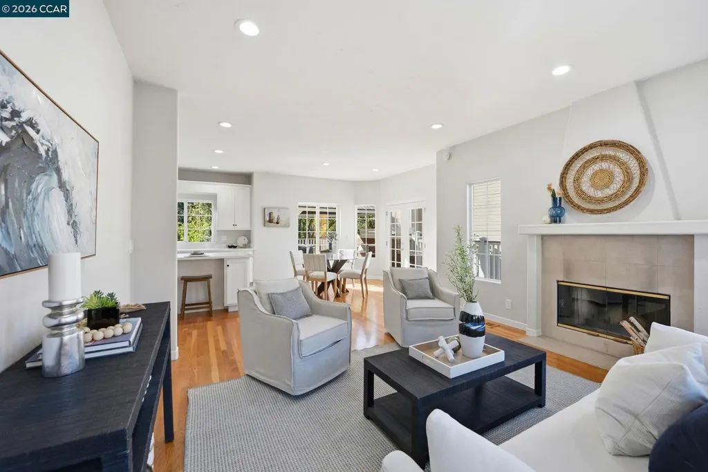 1 Bay Forest Place Oakland CA 94611