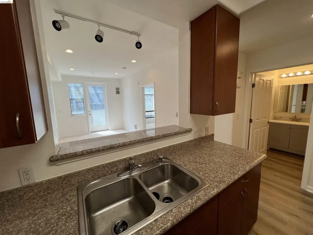 989 Franklin Street Oakland CA 94607