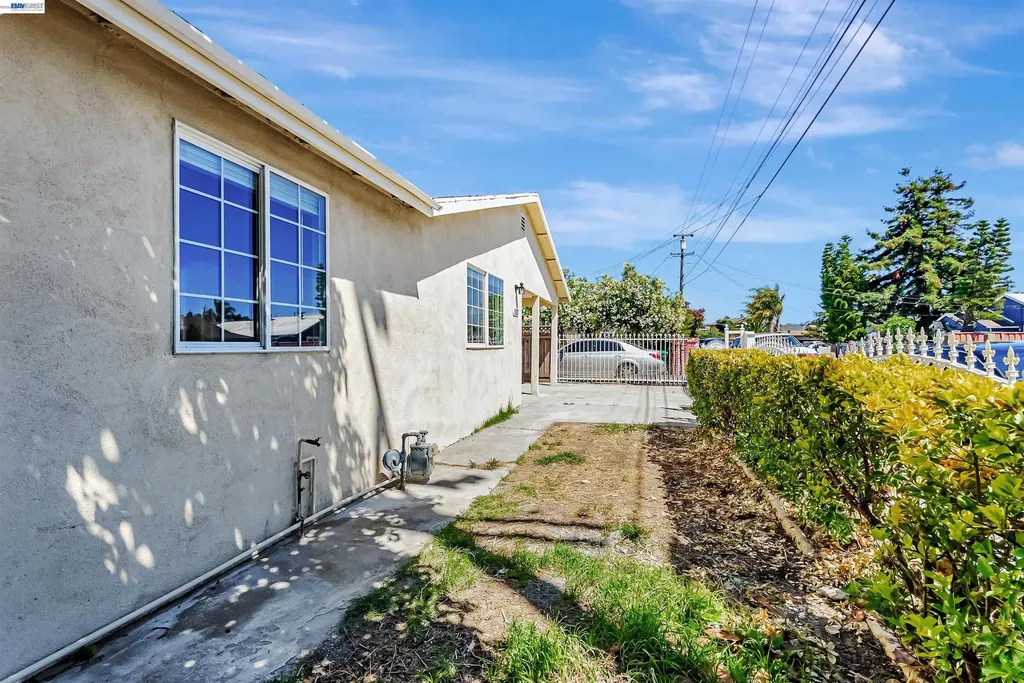 1111 Stonington Avenue San Pablo CA 94806