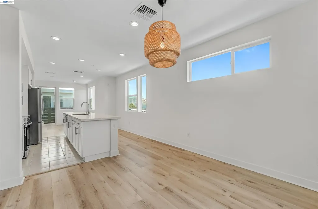 3933 Wattling Street Oakland CA 94601