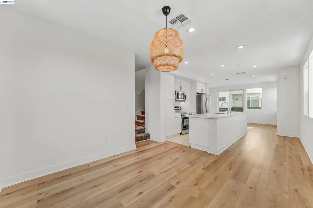 3933 Wattling Street Oakland CA 94601