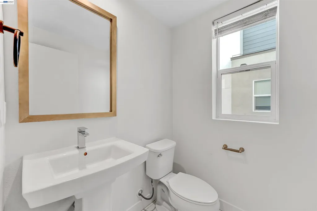 3933 Wattling Street Oakland CA 94601