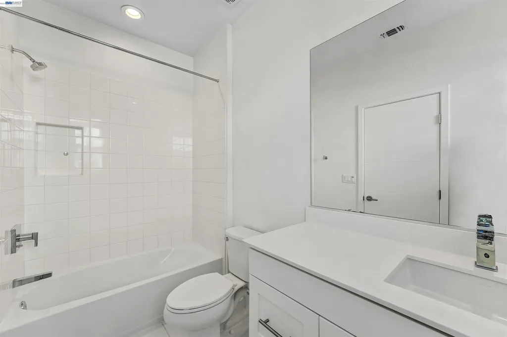 3933 Wattling Street Oakland CA 94601