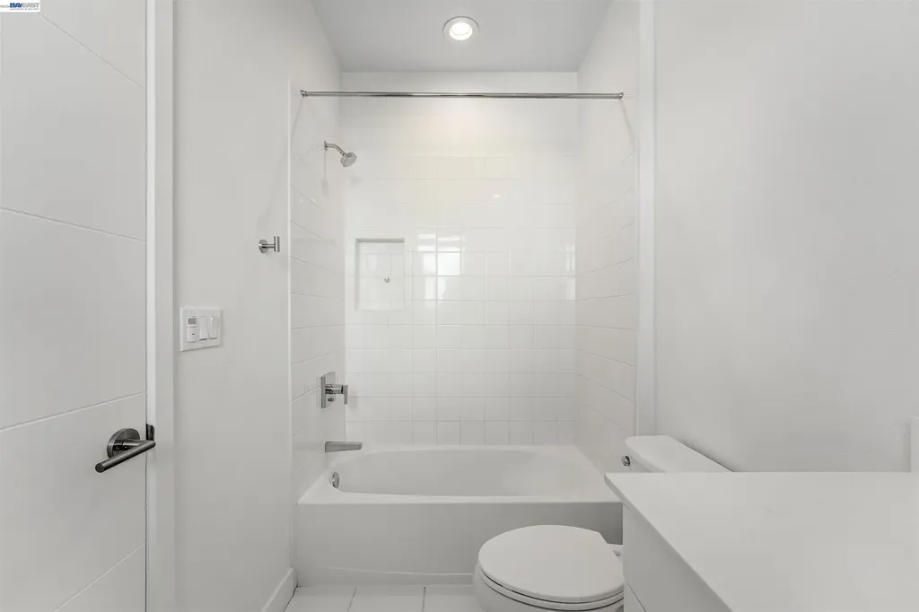 3933 Wattling Street Oakland CA 94601