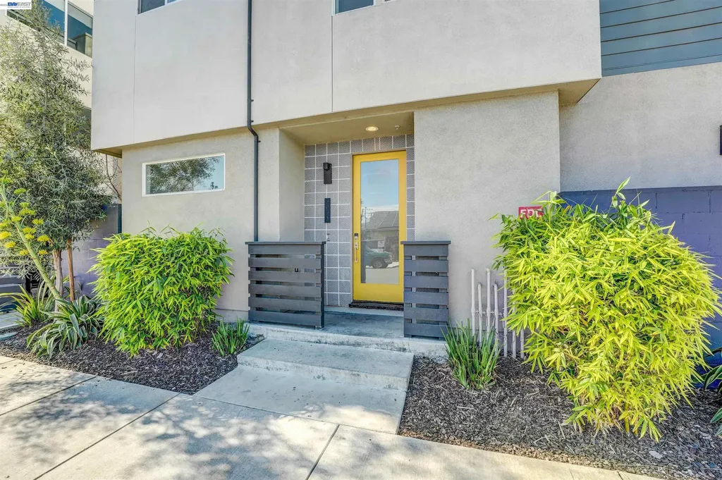 3933 Wattling Street Oakland CA 94601