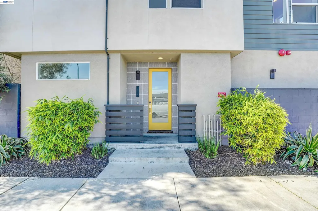 3933 Wattling Street Oakland CA 94601