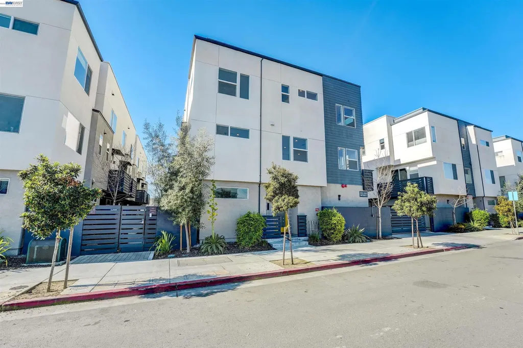 3933 Wattling Street Oakland CA 94601