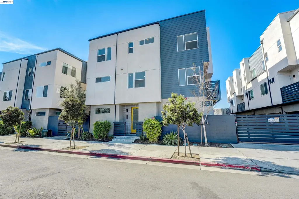 3933 Wattling Street Oakland CA 94601
