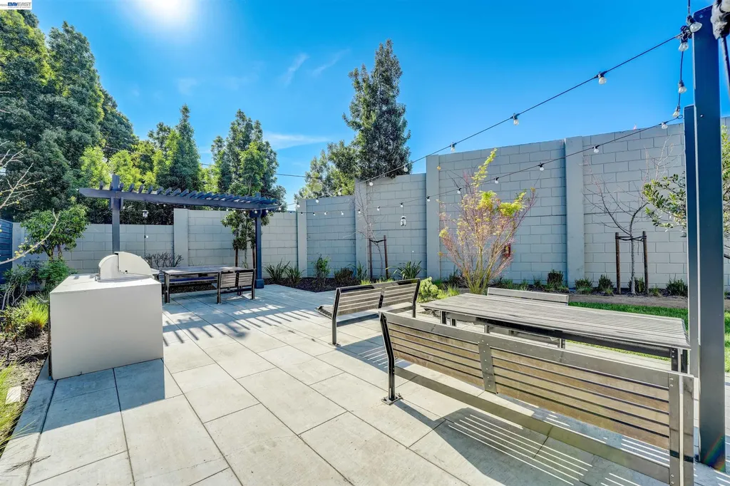 3933 Wattling Street Oakland CA 94601