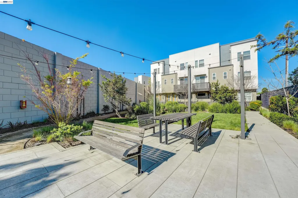 3933 Wattling Street Oakland CA 94601
