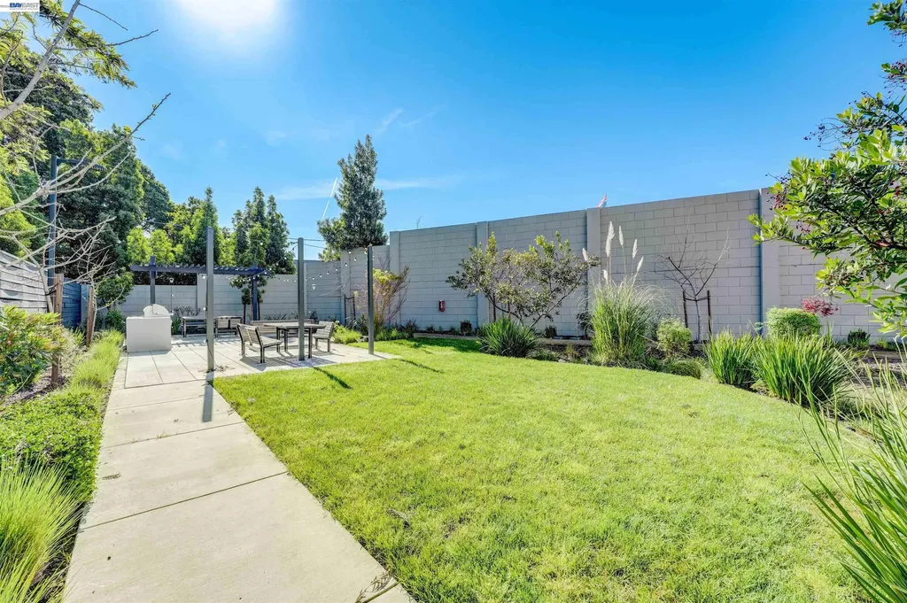 3933 Wattling Street Oakland CA 94601